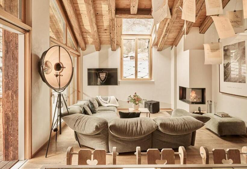 Люкс, Firefly Luxury Suites