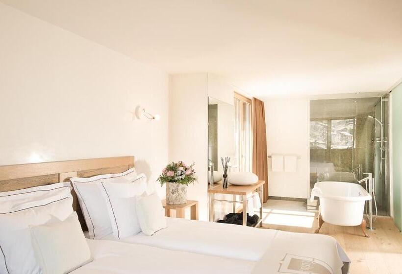 Люкс Повышенной Комфортности, Firefly Luxury Suites