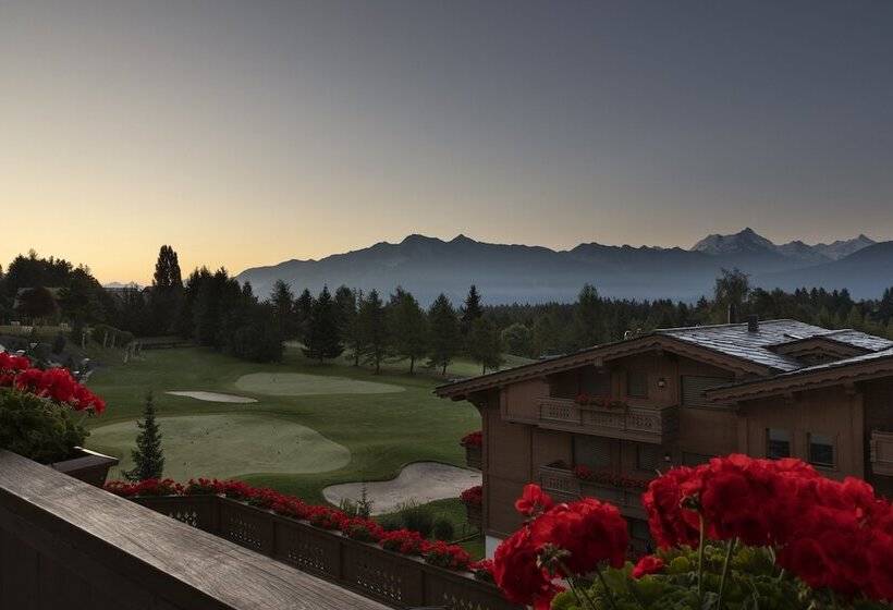 سوئیت جونیور با چشم‌انداز کوهستان, Guarda Golf Hotel & Residences