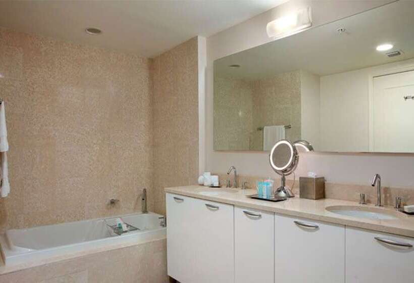 장애인을 위한 스위트, Beach House Fort Lauderdale, a Hilton Resort