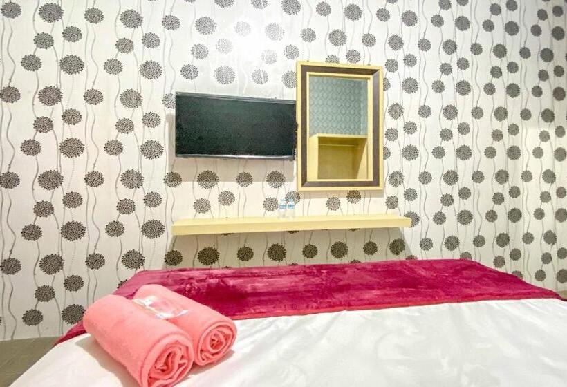Номер Стандарт, Tini S Guest House Malang Mitra Reddoorz