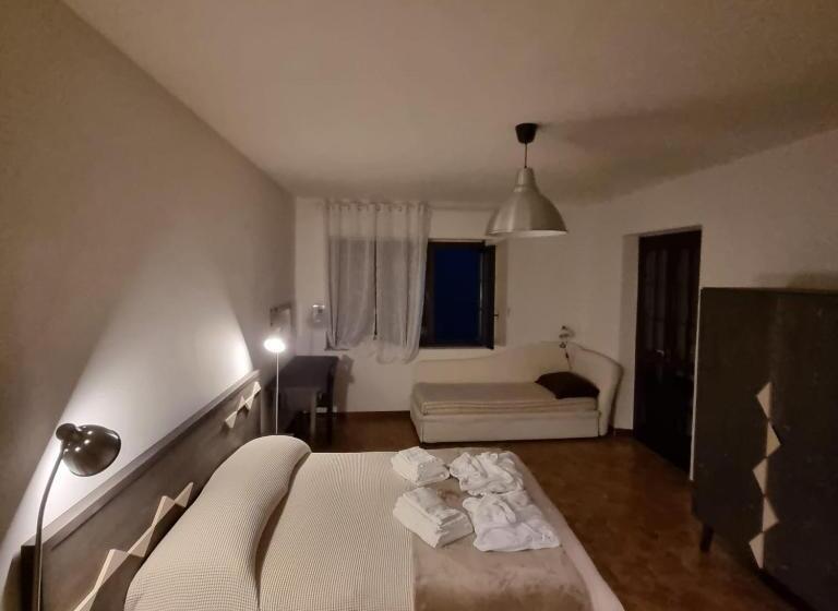 Четырехместный Номер Стандарт, Sa Stiddiosa Guesthouse