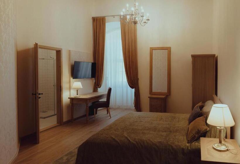 Номер Deluxe, Brigadéros Hotel Brigadír Borsi