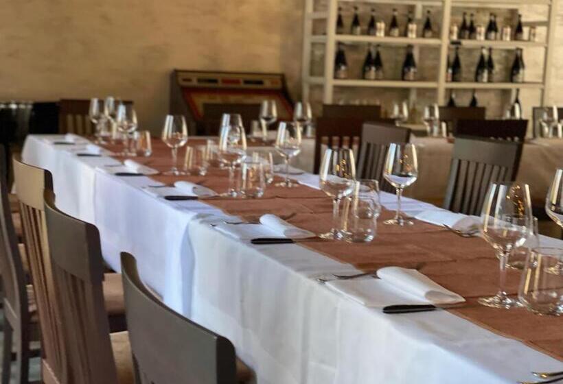 Номер Стандарт Вид на Сад, Locanda Dei Mulini