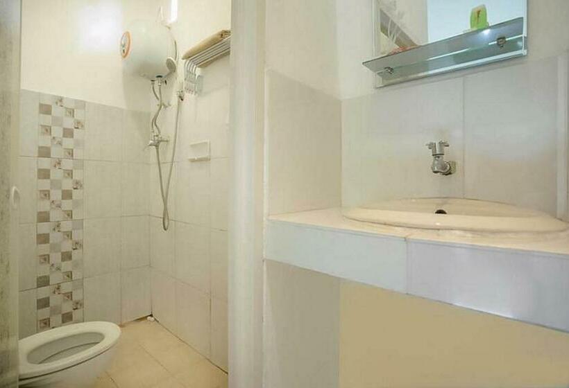 Семейный Номер, Reddoorz Near Rs Mitra Keluarga Depok