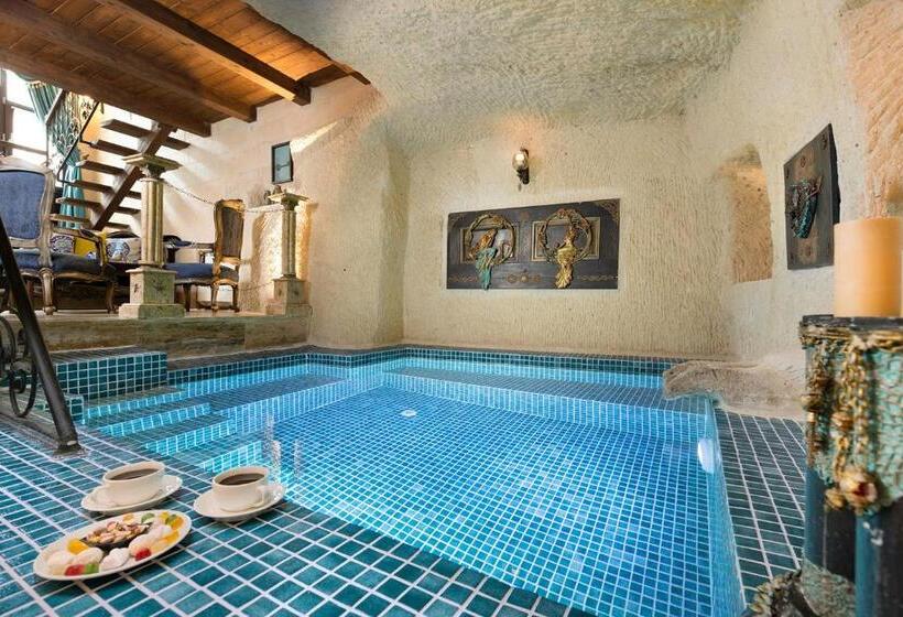 سوییت با استخر, Elysion Cave Suites