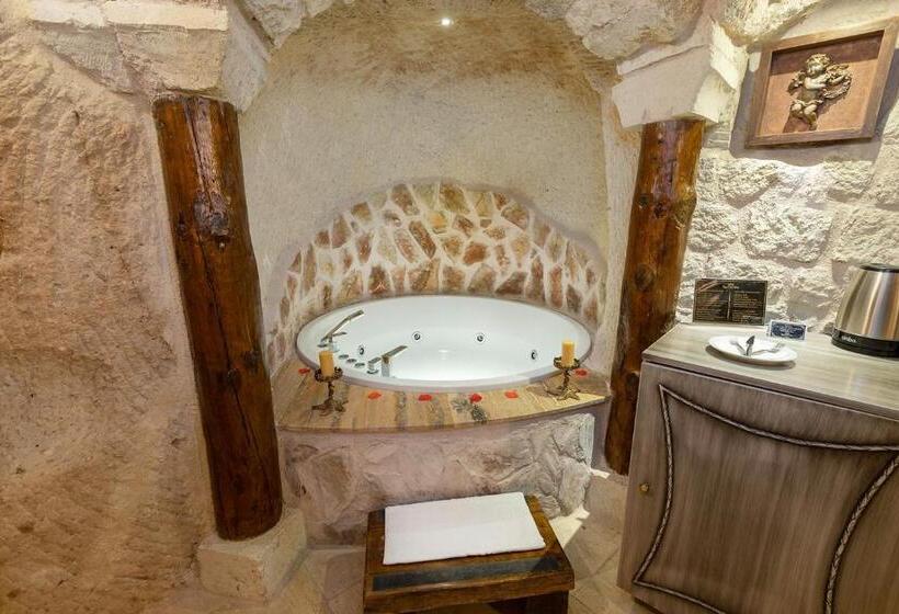سوئیت با وان آب گرم, Elysion Cave Suites