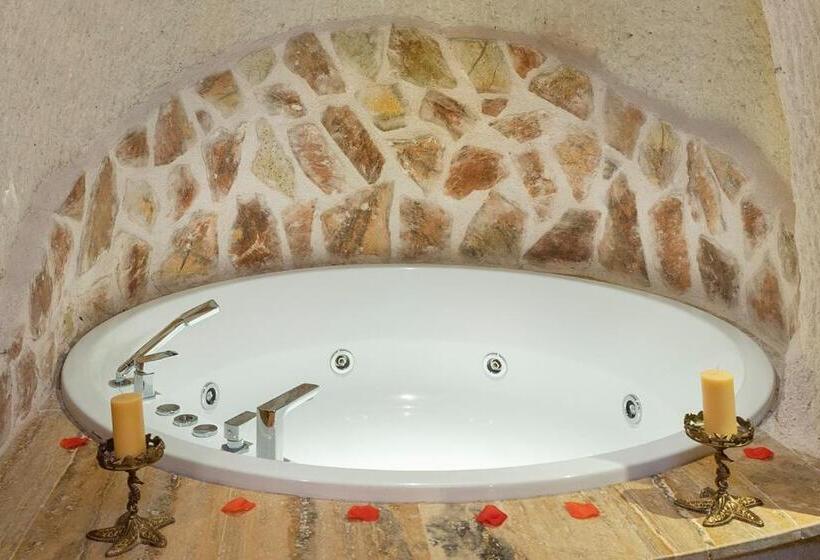 سوئیت با وان آب گرم, Elysion Cave Suites