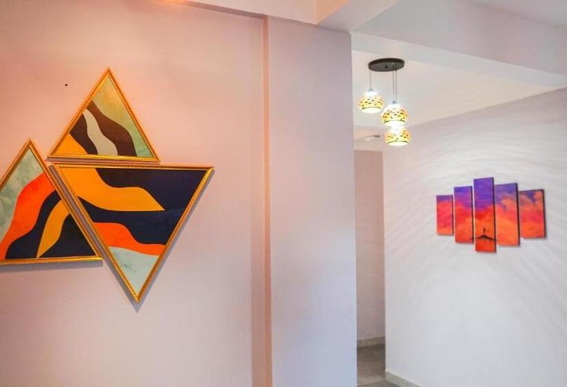 اتاق اکونومی, Planet Residency
