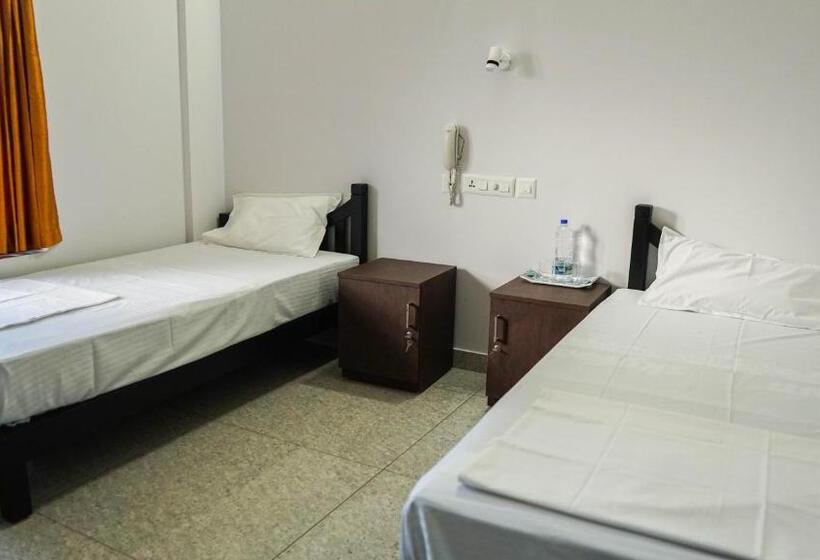 اتاق اکونومی, Planet Residency