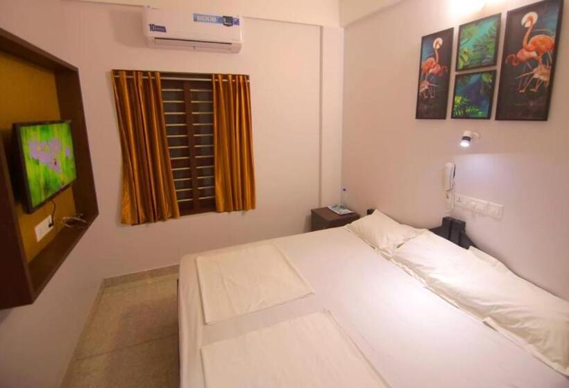 اتاق لوکس, Planet Residency