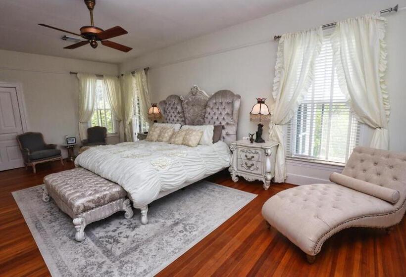 带大床的标准间, Virginia Point Inn
