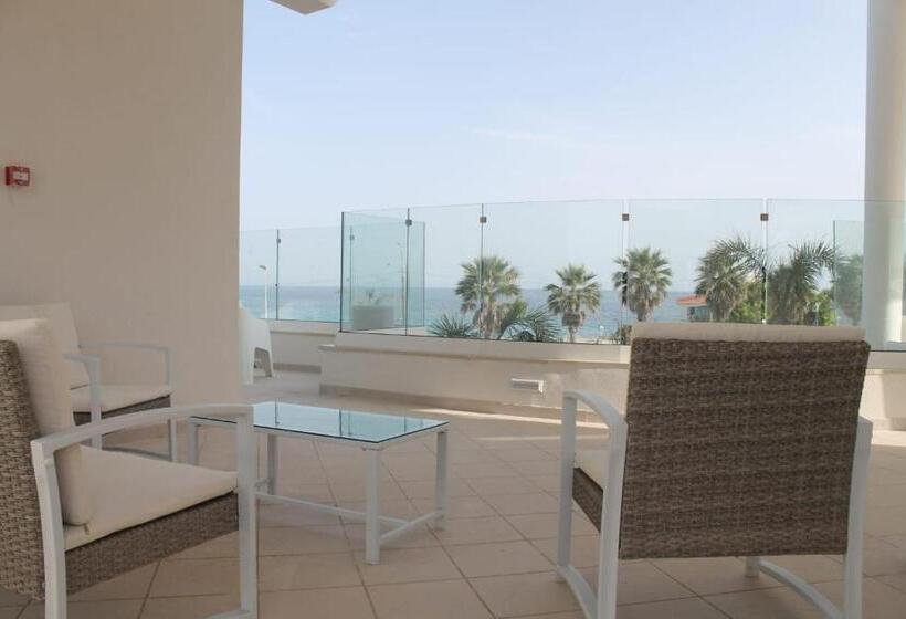 Номер Deluxe Вид на Море, Jonium Hotel Residence