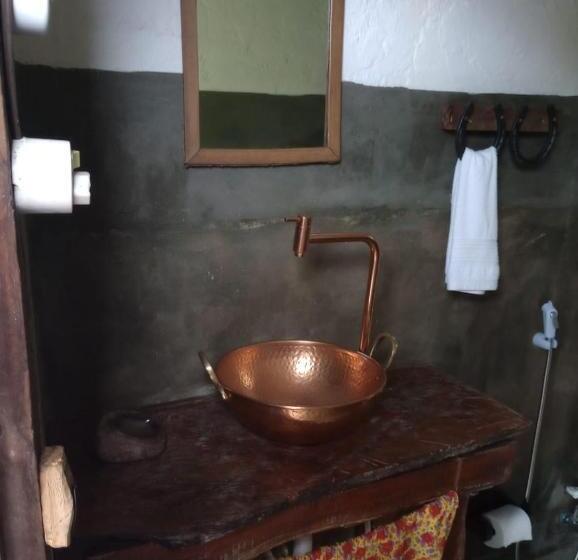 Standard room with outdoor bath, Fazenda Da Roseta   Turismo Rural E Passeios A Cavalo