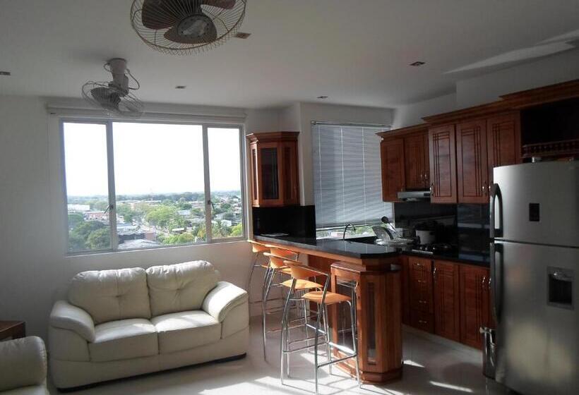 Family Suite, La Gran Esquina