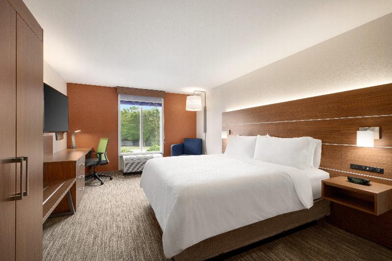 Стандартный Номер Кровать Кинг, Holiday Inn Express Hotel & Suites Auburn   University Area, An Ihg