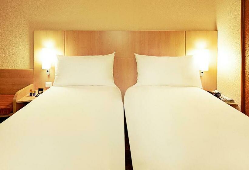 Номер Стандарт, Ibis Como
