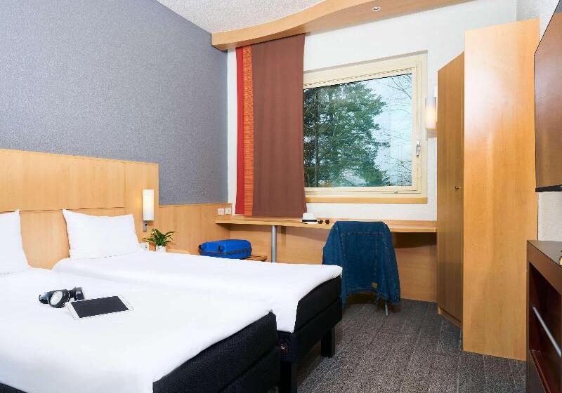 Номер Стандарт, Ibis Como