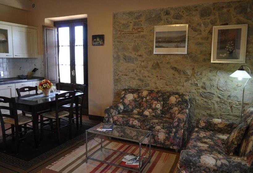 Apartamento 1 Dormitório com Sacada, Tenuta Poggetti E Santa Laura