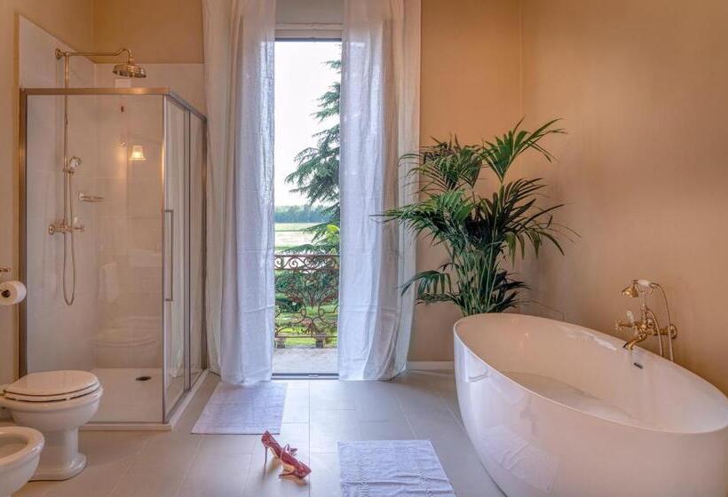 Номер Deluxe с Балконом, Palazzo Cavagna Sangiuliani