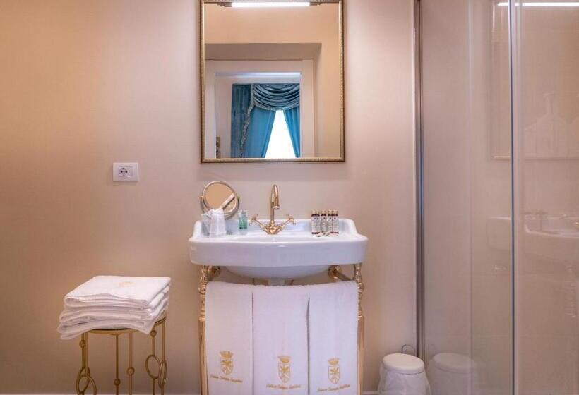 Номер Deluxe, Palazzo Cavagna Sangiuliani