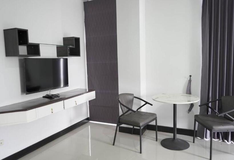 استودیوی لوکس, Roomquest Nichada Isb International
