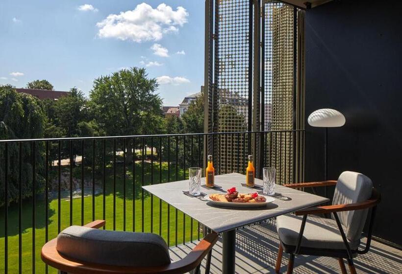 Номер Superior Кровать Кинг, L Esquisse Hotel & Spa Colmar   Mgallery