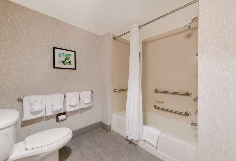 اتاق استاندارد, Hampton Inn & Suites Charlotteairport