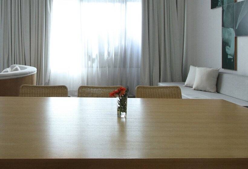 اتاق استاندارد سه نفره, Htl 9 De Julio Bsas