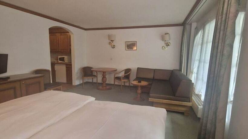Standard Studio, La Perle Apartments