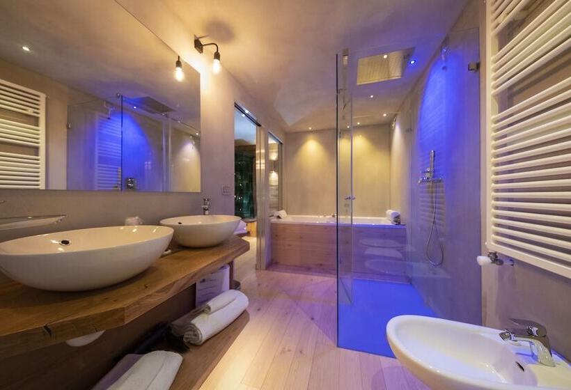디럭스 주니어 스위트, La Roccia Wellness