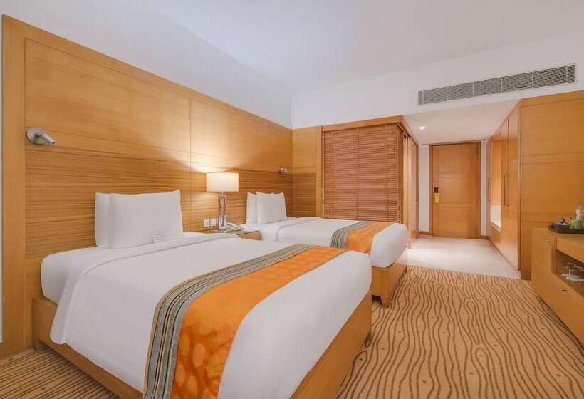 俱乐部房间, Courtyard By Marriott Gurugram Downtown