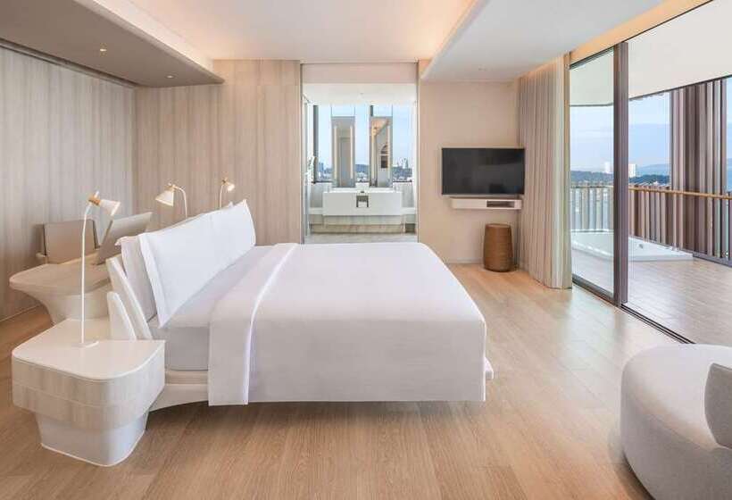 Люкс Престиж, Hilton Pattaya