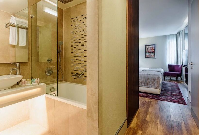 اتاق استاندارد سه نفره, Levni Hotel & Spa Special Category