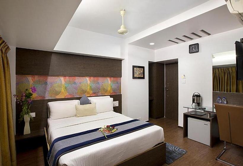 Номер Deluxe, Planet Residency