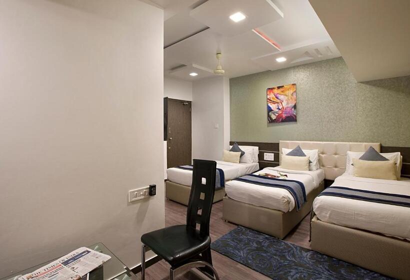 Трехместный Номер Deluxe, Planet Residency