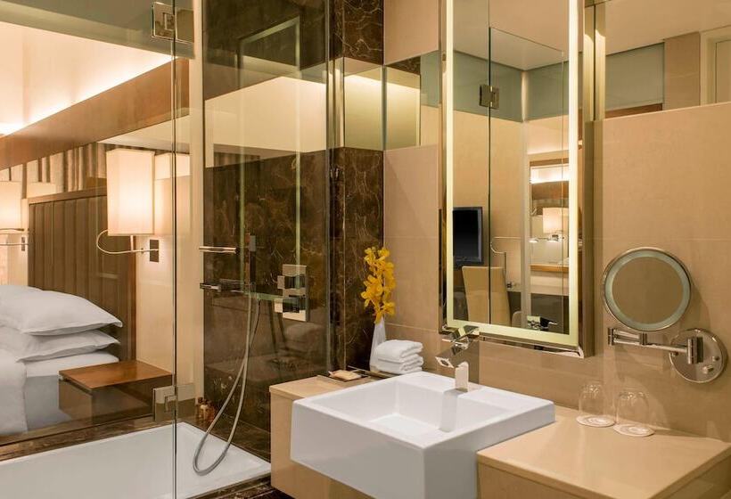 Номер Клуб, Sheraton Mall Of The Emirates Hotel, Dubai