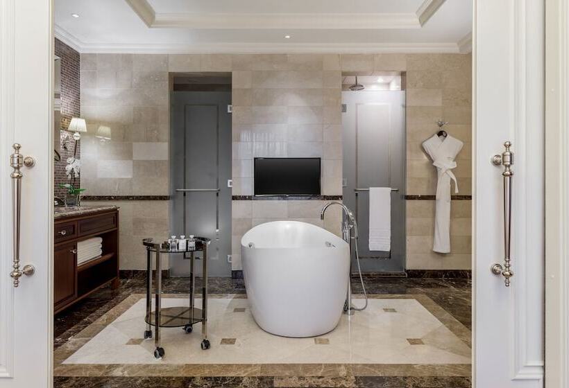 سوییت اجرایی, Lotte Hotel Moscow   The Leading Hotels Of The World