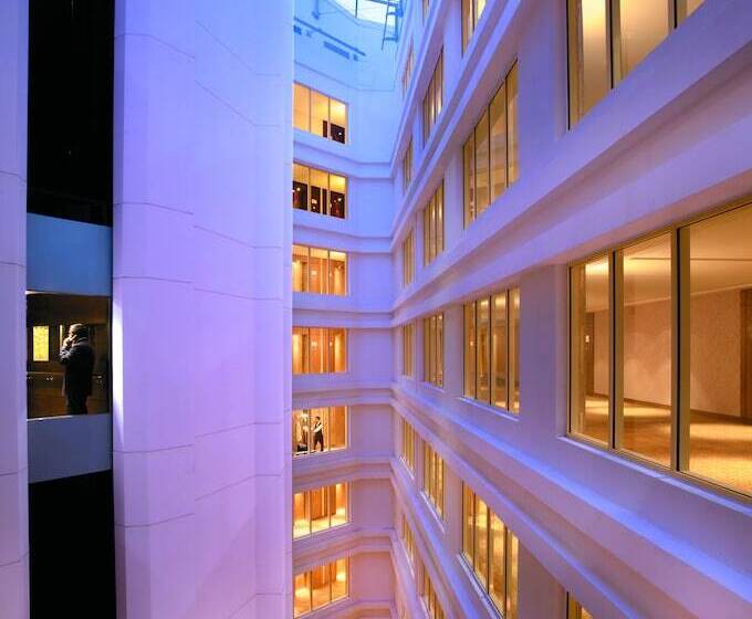 Номер Deluxe, Traders Hotel, Abu Dhabi