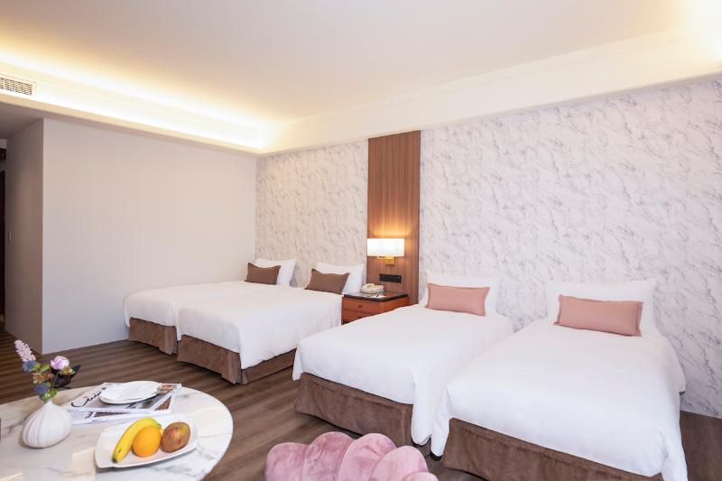 اتاق لوکس چهار تخته, Hamp Court Palace Taipei