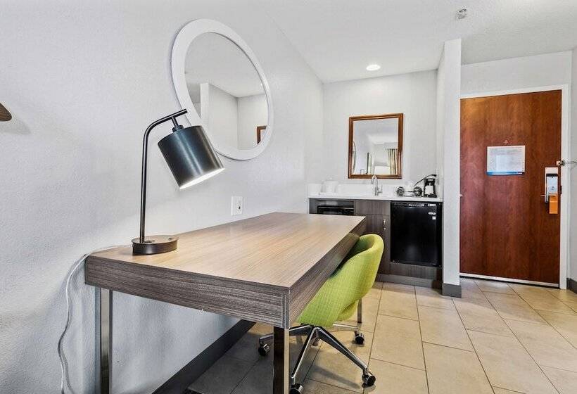 スタンダードスタジオ, Hampton Inn & Suites Colorado Springs/air Force Academy