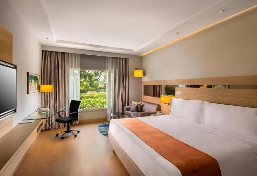 Люкс Кровать Кинг, Holiday Inn Agra Mg Road An Ihg