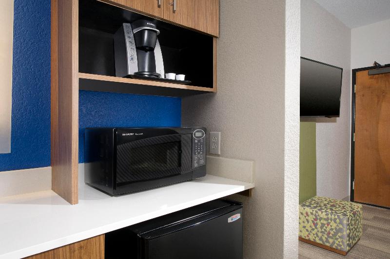 Suite King Size Bed, Holiday Inn Express & Suites San Antonio   Downtown Market Area, An Ihg