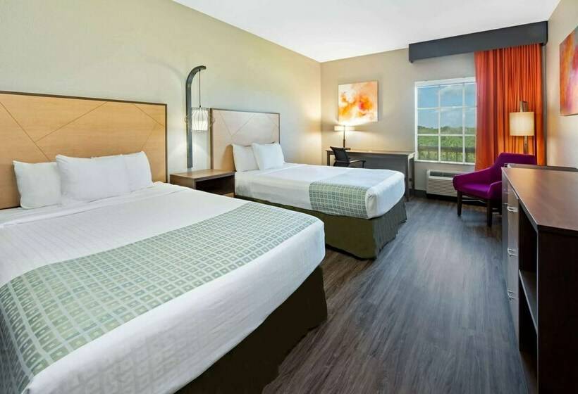 Номер Deluxe, La Quinta Inn & Suites By Wyndham Ft. Pierce