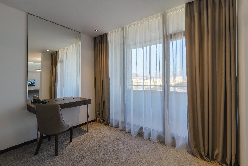 小型套房带阳台, Rosslyn Dimyat Hotel Varna