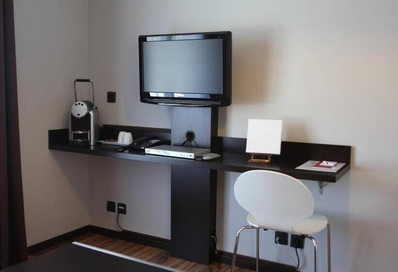 Президентский Люкс, Best Western Park Hotel Geneve Thoiry
