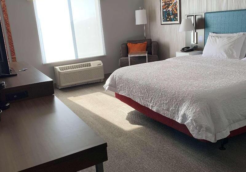 带大床的标准间, Hampton Inn & Suites Carson City