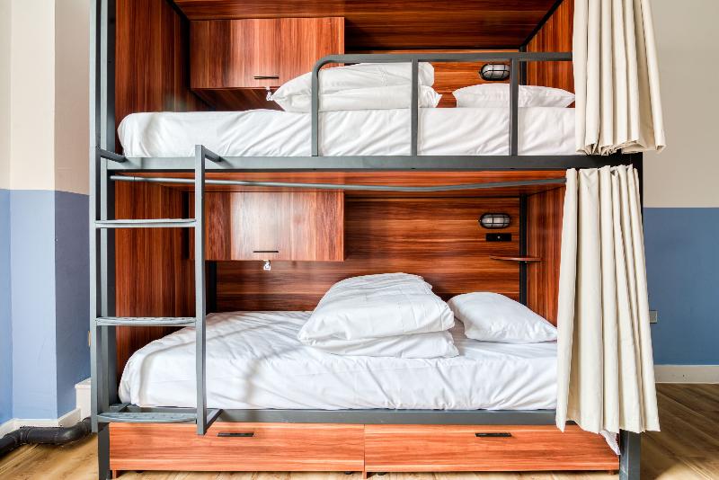 Кровать в Общей Комнате, Hatters Manchester Hostel