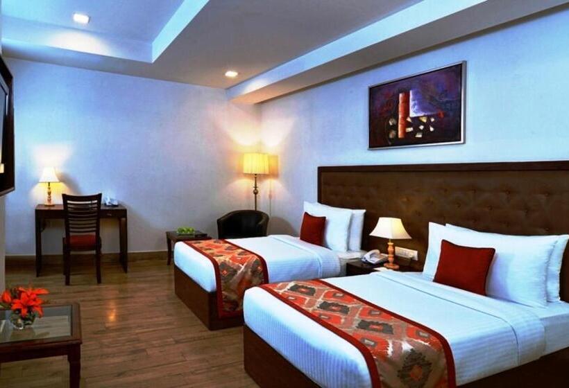 标准间, Taurus Sarovar Portico