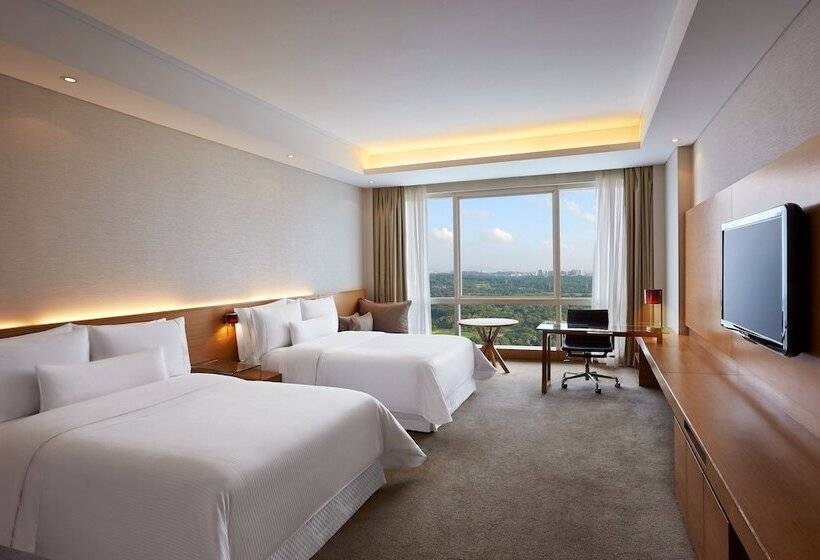 Номер Executive, The Westin Mumbai Garden City